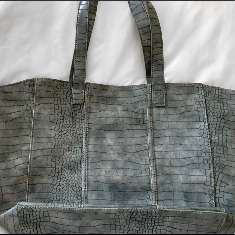 Neiman Marcus Faux SnakeSkin Tote. Excellent Cond!